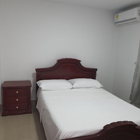 Hotel Velices Буґа Екстер'єр фото