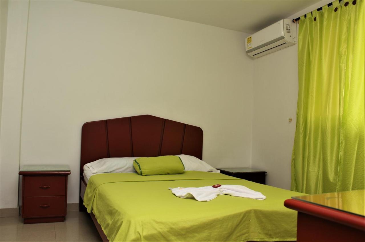 Hotel Velices Буґа Екстер'єр фото