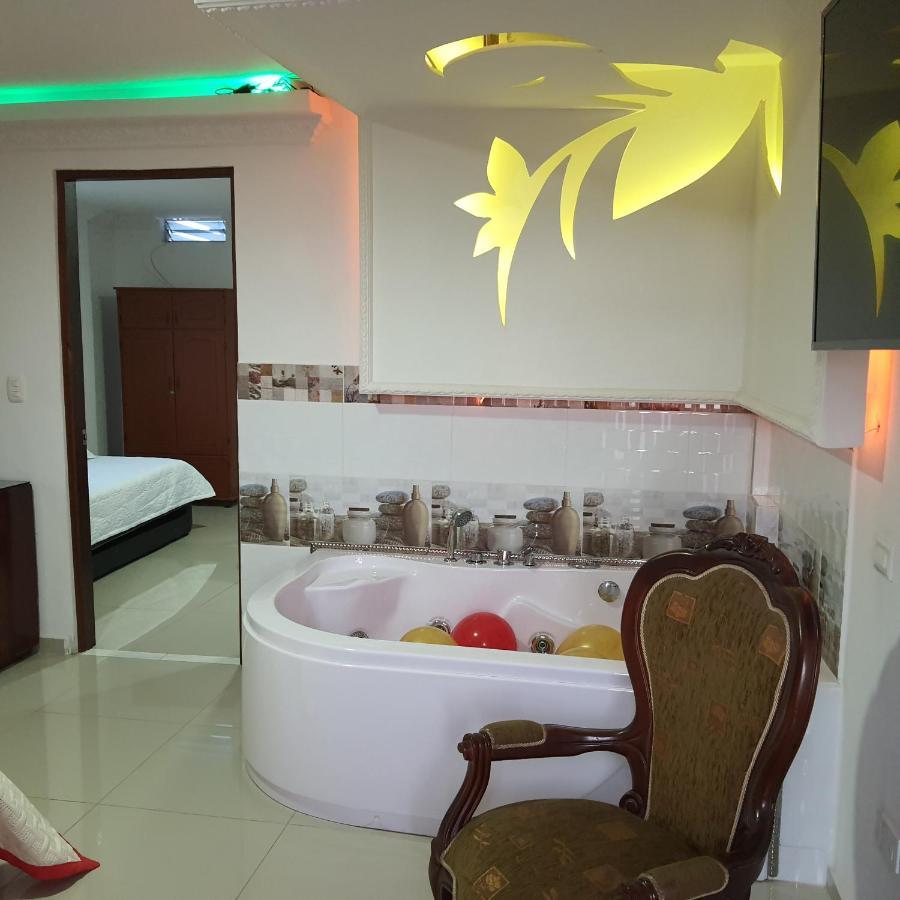 Hotel Velices Буґа Екстер'єр фото