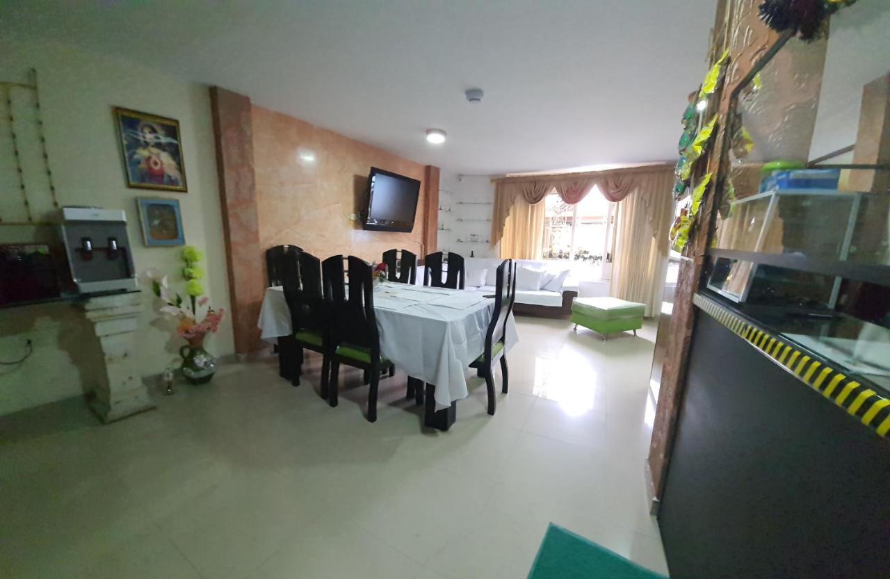 Hotel Velices Буґа Екстер'єр фото