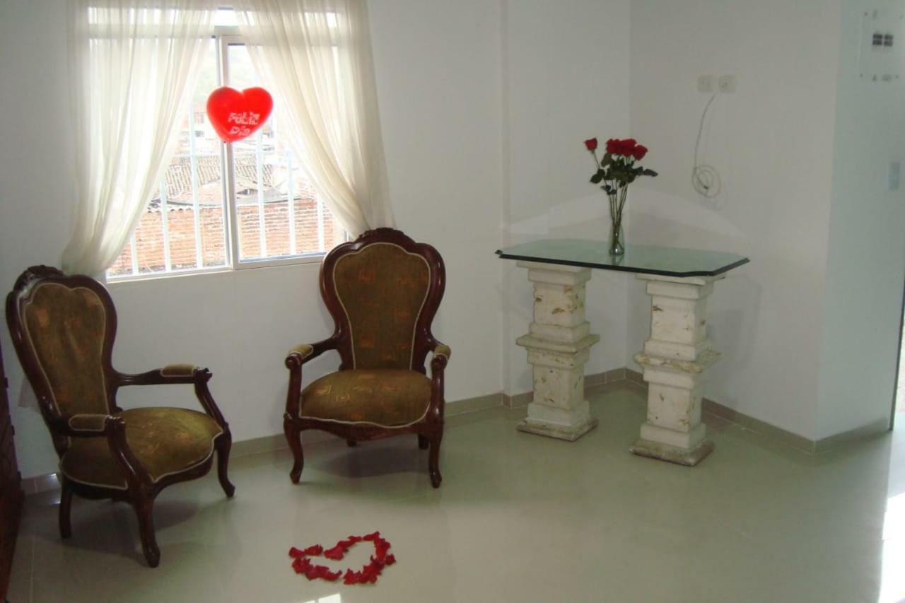 Hotel Velices Буґа Екстер'єр фото