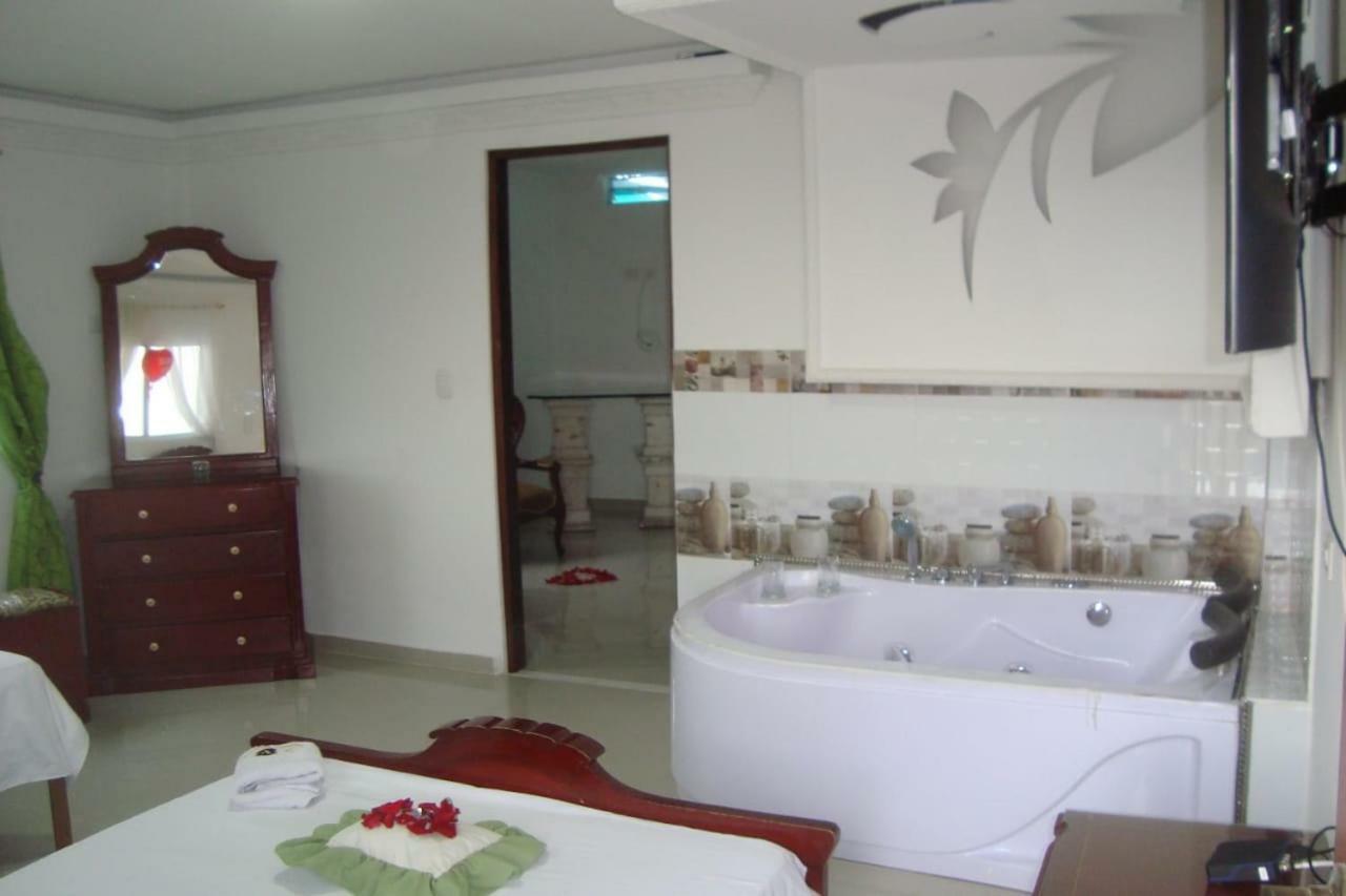 Hotel Velices Буґа Екстер'єр фото
