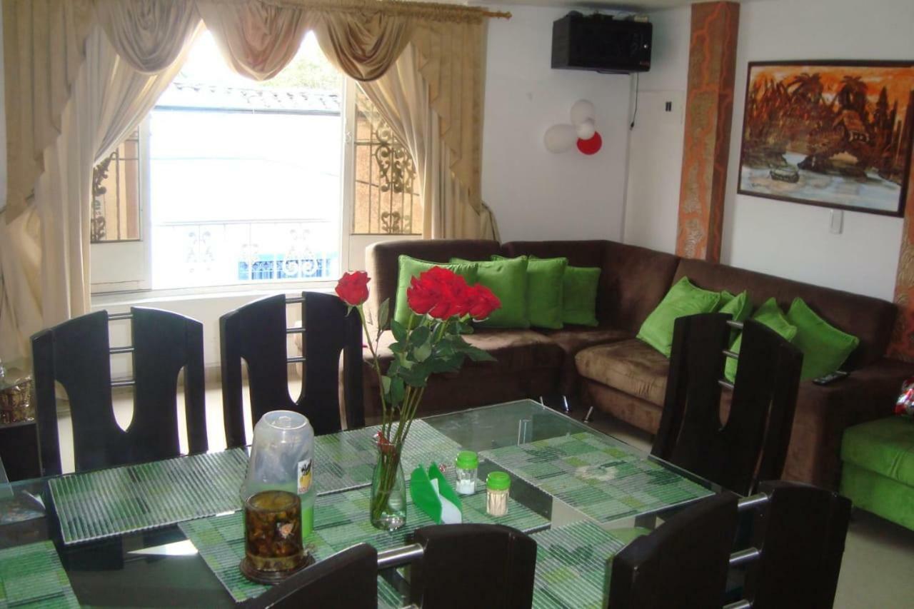 Hotel Velices Буґа Екстер'єр фото