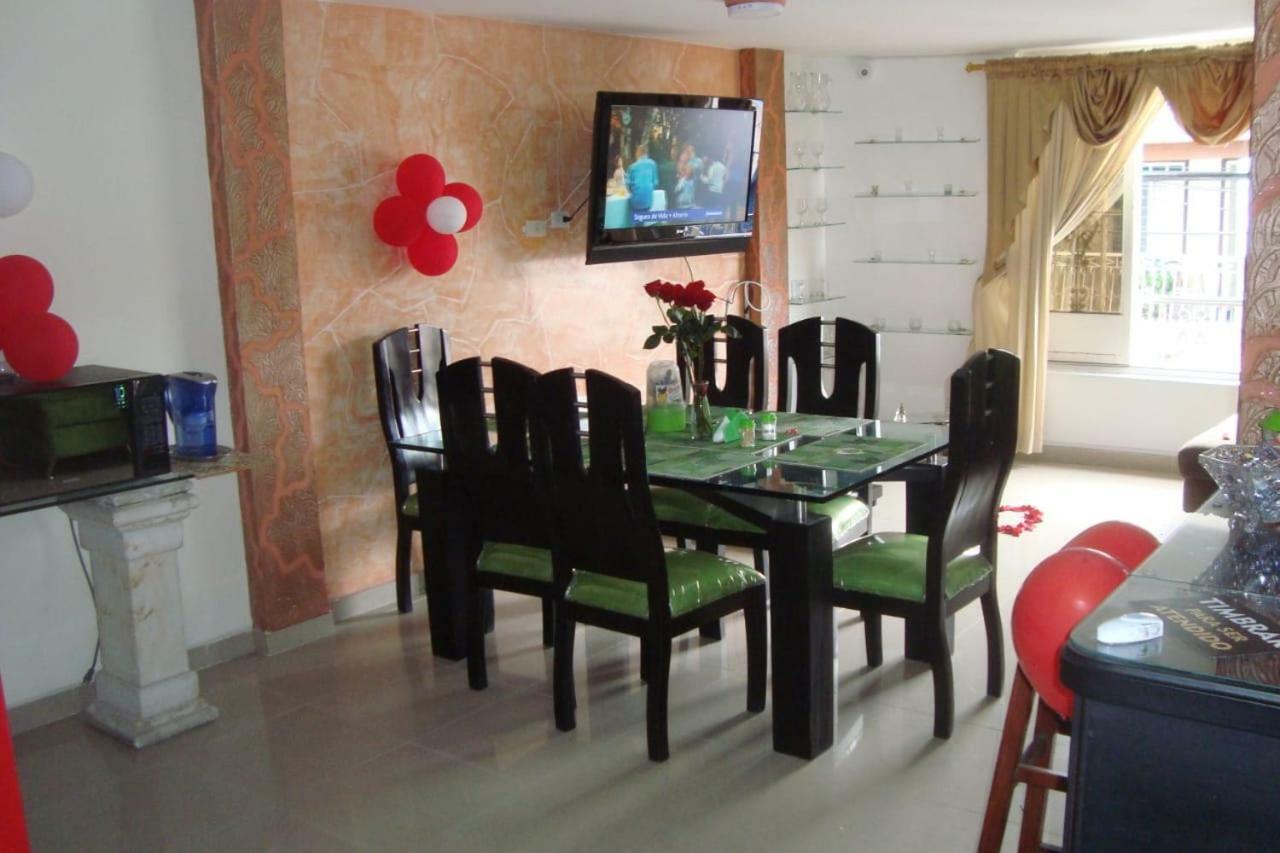 Hotel Velices Буґа Екстер'єр фото